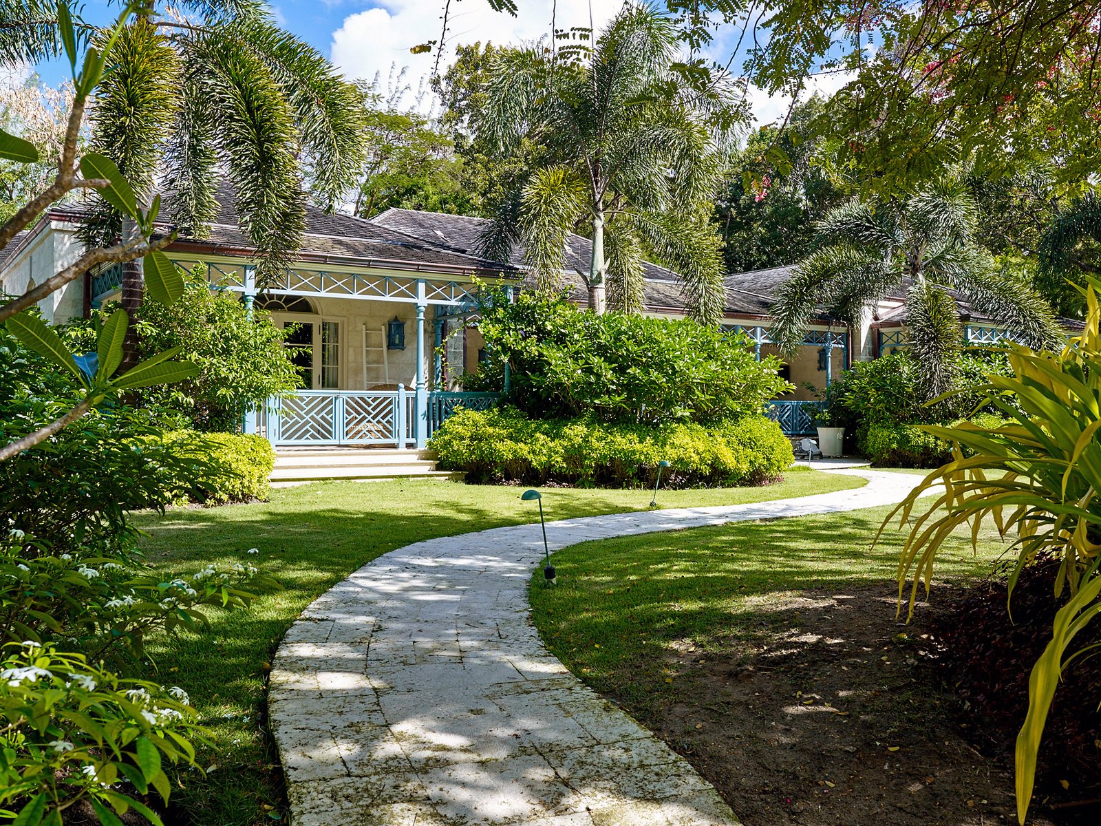 Laughing-Waters-028-GUEST-COTTAGE