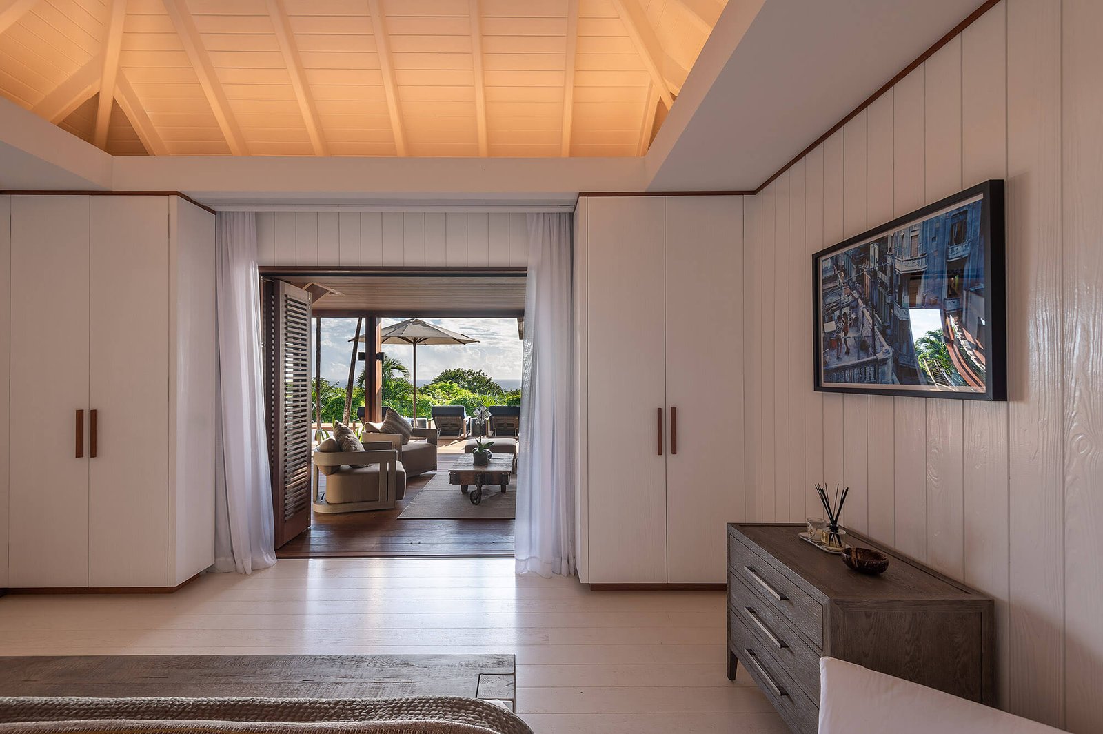 st-barth-villa-rental-VILLA-AURA-STBARTS-MYVILLAINSTBARTH-BEDROOM1_6
