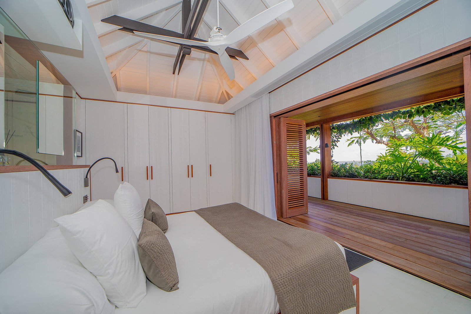 st-barth-villa-rental-VILLA-AURA-STBARTS-MYVILLAINSTBARTH-BEDROOM4_7
