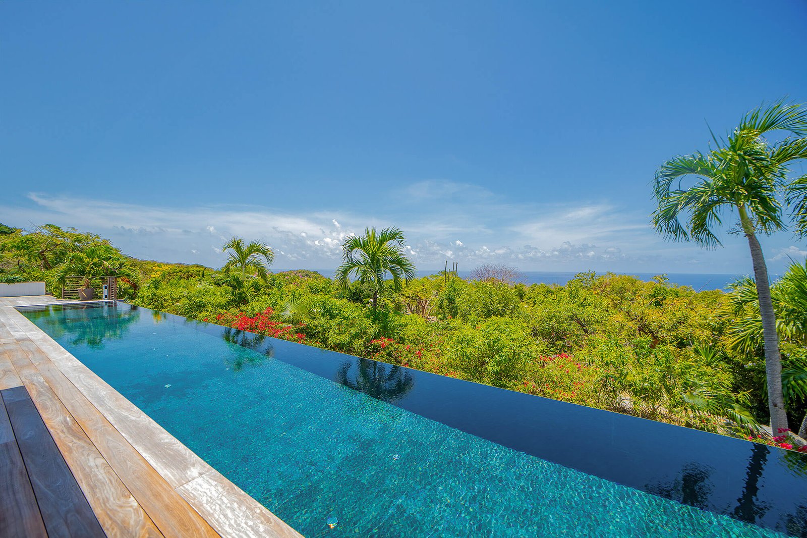 st-barth-villa-rental-VILLA-AURA-STBARTS-MYVILLAINSTBARTH-POOL-TERRACE_16