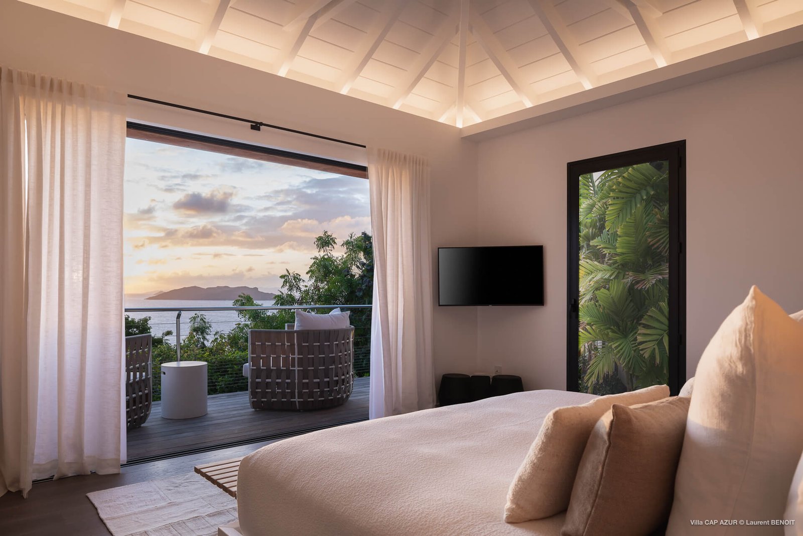 st-barth-villa-rental-VILLA-CAP-AZUR-STBARTS-MYVILLAINSTBARTH-BEDROOM3_3
