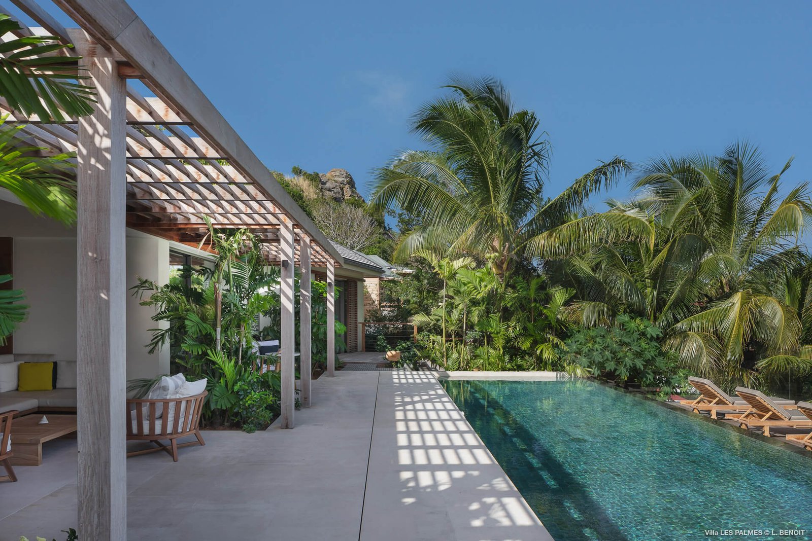 st-barth-villa-rental-VILLA-LES-PALMES-STBARTS-MYVILLAINSTBARTH-POOL-TERRACE_6