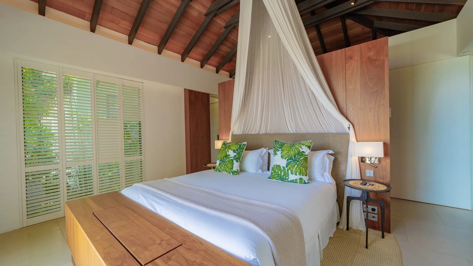 st-barth-villa-rental-VILLA-LES-ROCHES-STBARTS-MYVILLAINSTBARTH-BEDROOM1_5