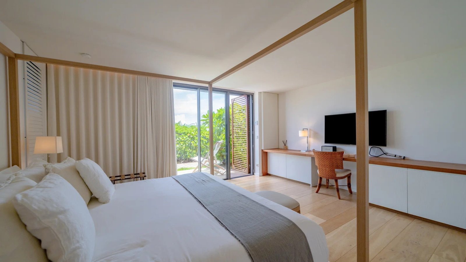 st-barth-villa-rental-VILLA-LES-ROCHES-STBARTS-MYVILLAINSTBARTH-BEDROOM4_4