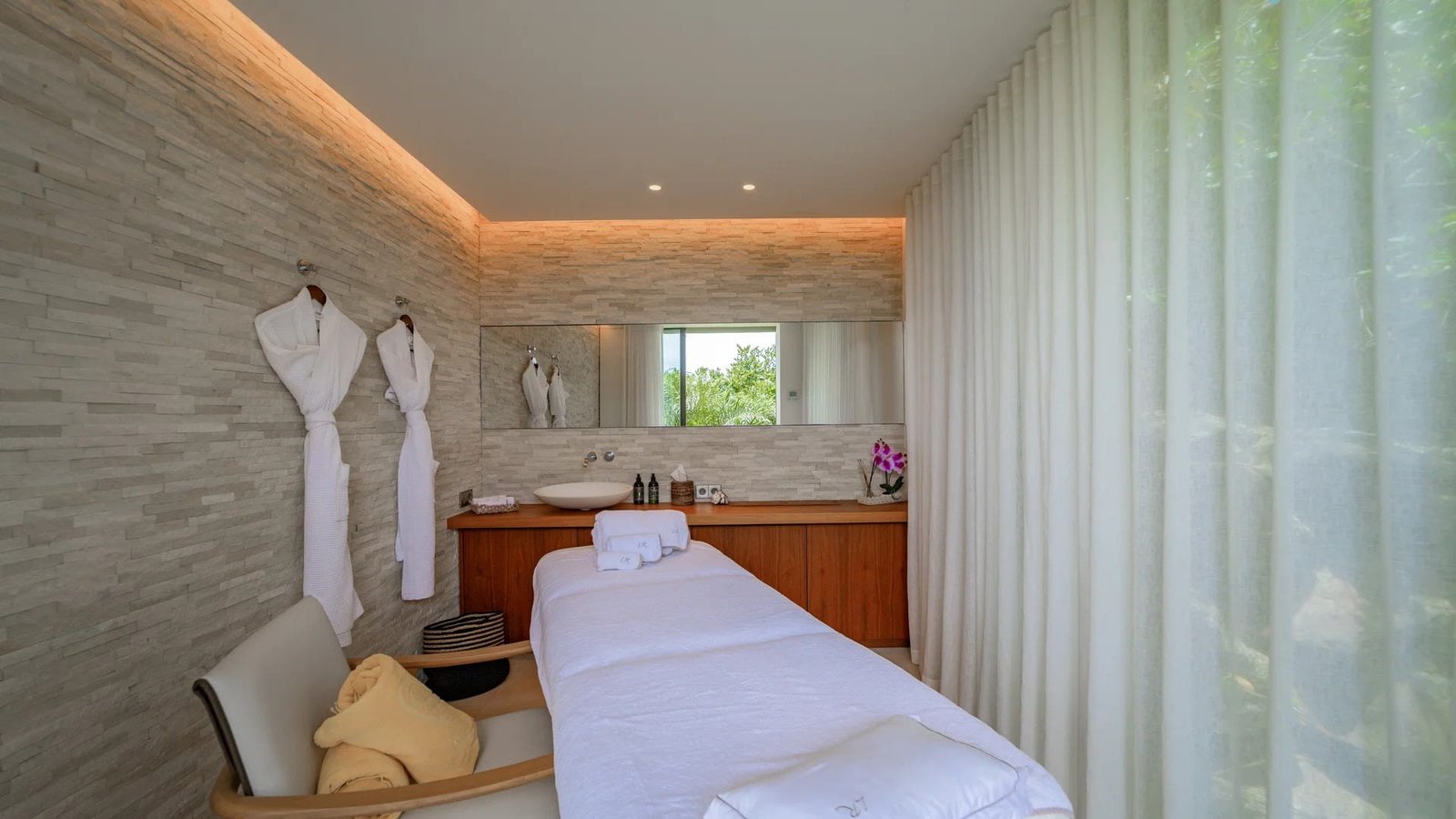 st-barth-villa-rental-VILLA-LES-ROCHES-STBARTS-MYVILLAINSTBARTH-FITNESS-AREA_1