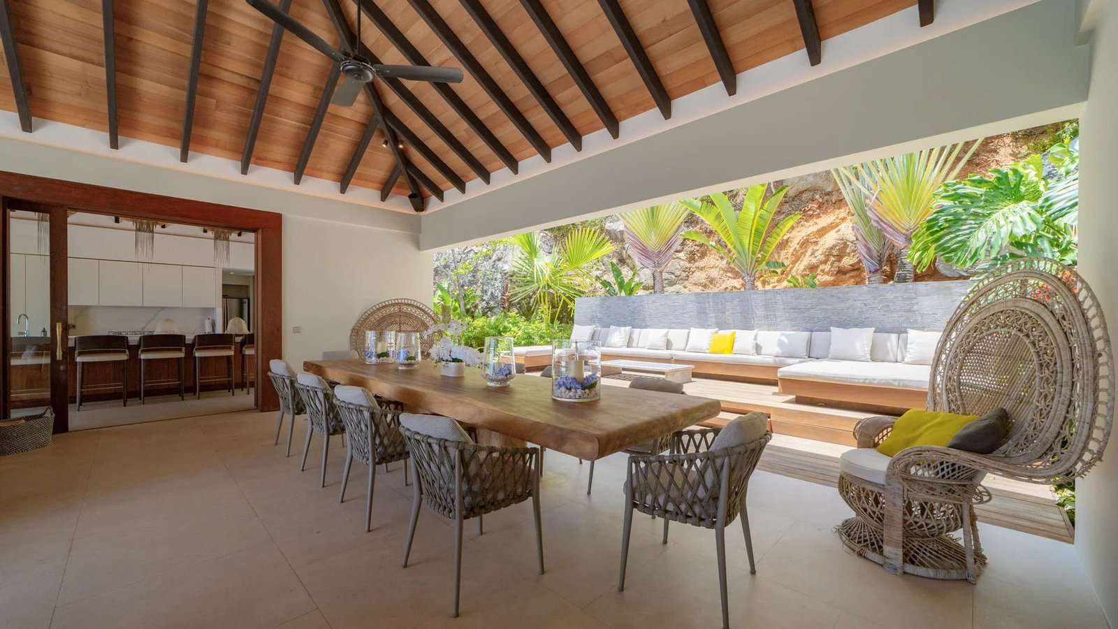 st-barth-villa-rental-VILLA-LES-ROCHES-STBARTS-MYVILLAINSTBARTH-KITCHEN-DINING-AREA_2
